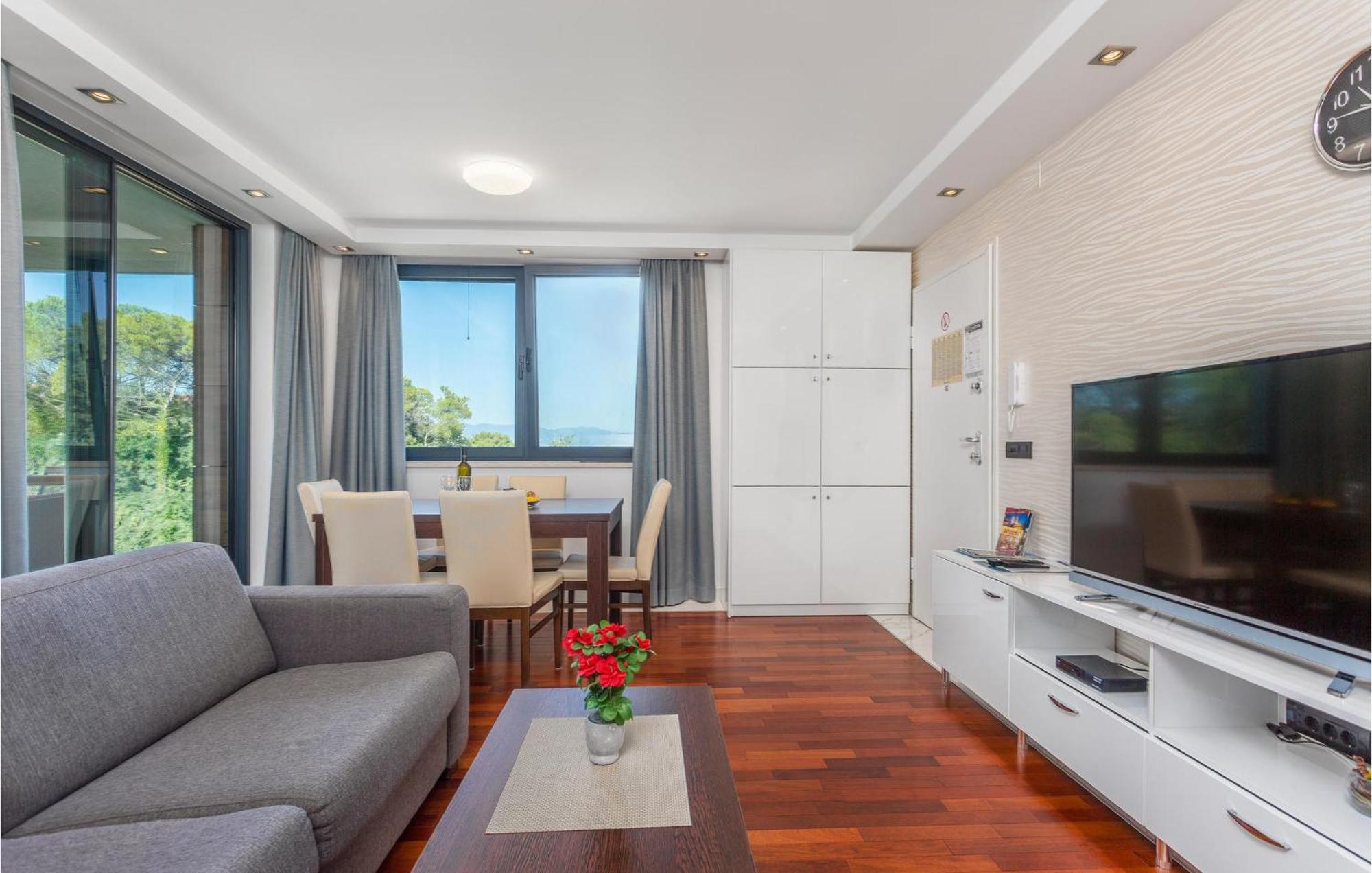 Stunning Apartment In Malinska With Kitchen מראה חיצוני תמונה
